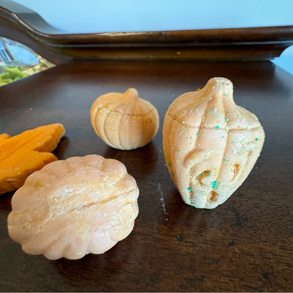 🦃 3/$12 🌲 till 12/18 🌲 VINTAGE HALLOWEEN/FALL shaped SOAPS - lot of 5 - Picture 4 of 4